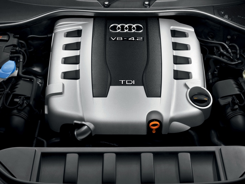 Фото двигателя Audi Q7 внедорожник 5 дв.