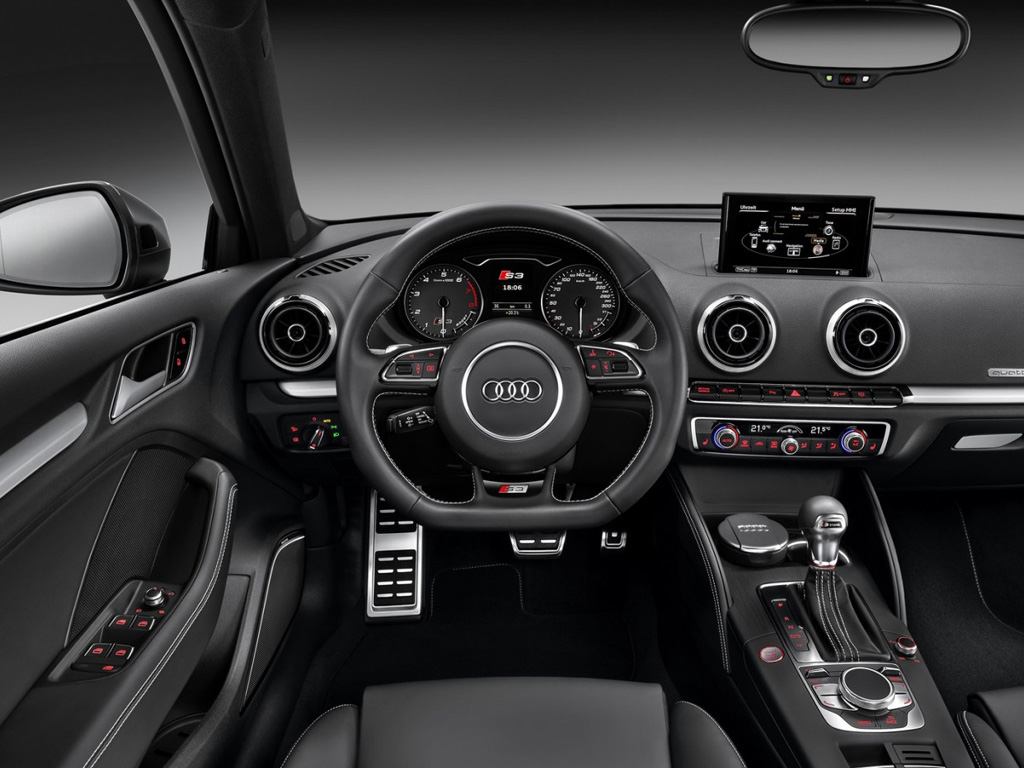 Салон Audi S3 хэтчбек 5 дв.