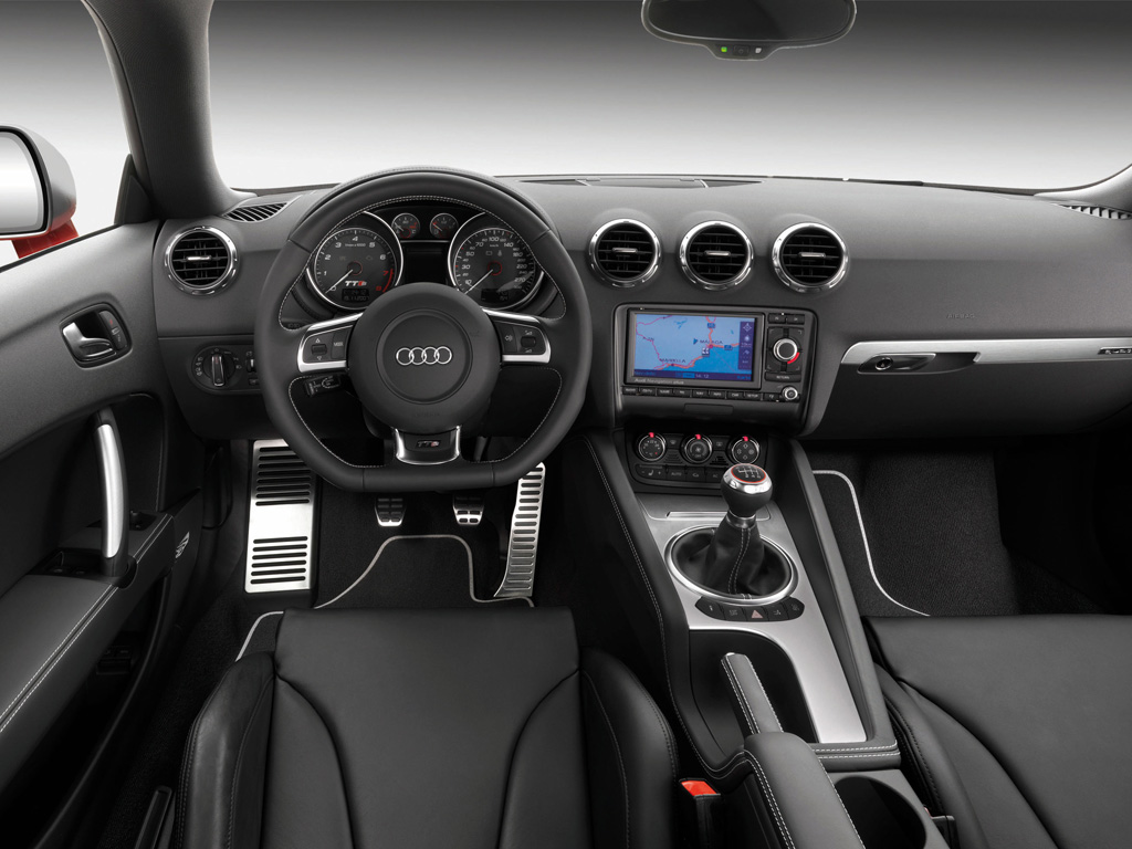 Салон Audi TTS купе 2 дв.