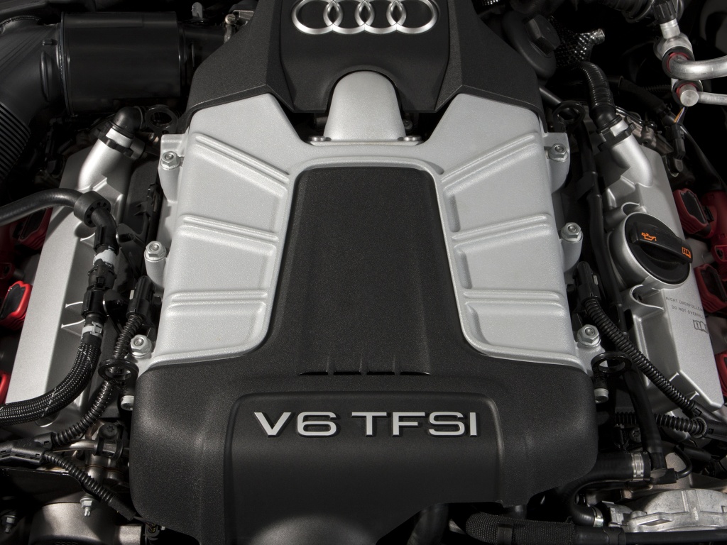 Фото двигателя Audi S4 седан 4 дв.