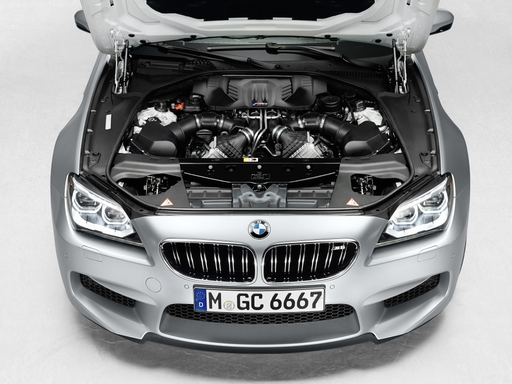 Фото двигателя BMW M6 купе 4 дв.