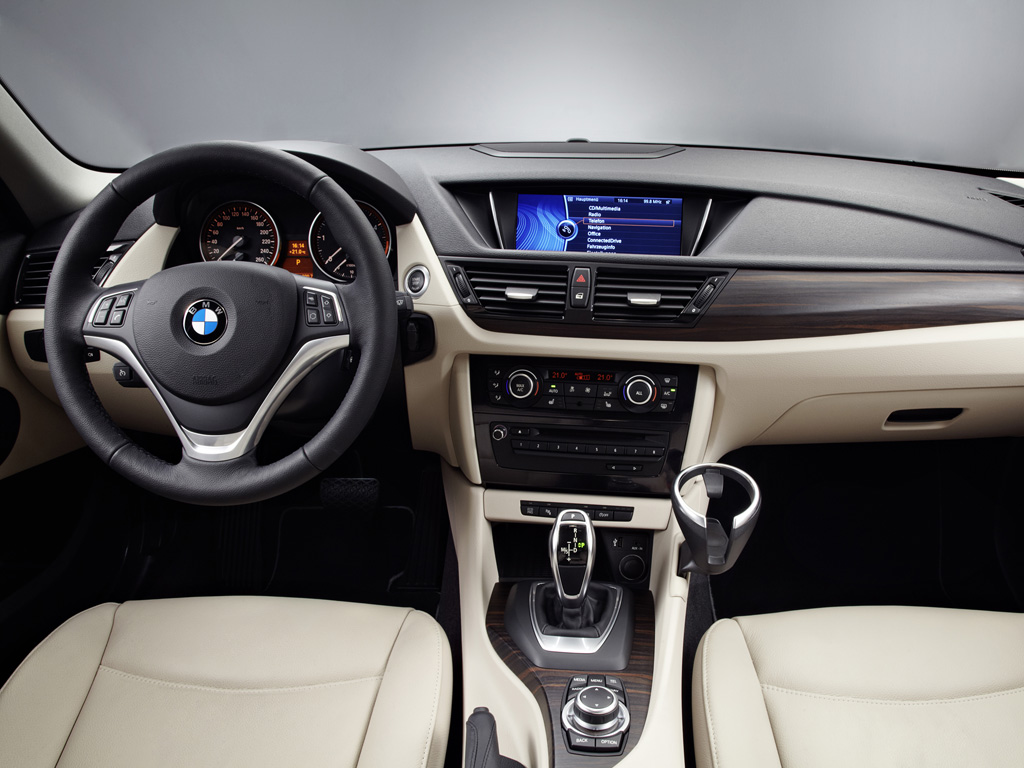 Салон BMW X1 внедорожник 5 дв.