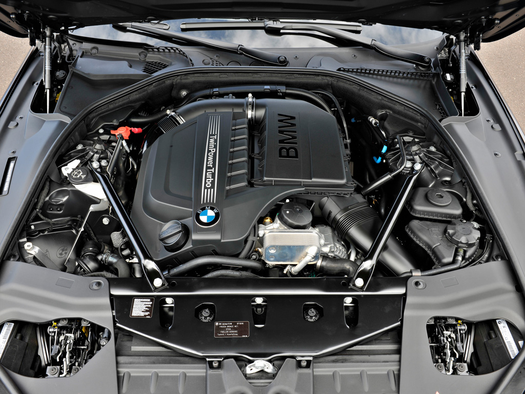 Фото двигателя BMW 6series купе 4 дв.