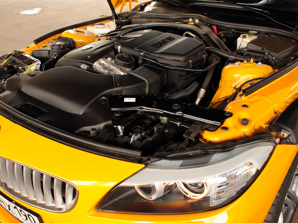 Фото двигателя BMW Z4 родстер 2 дв.
