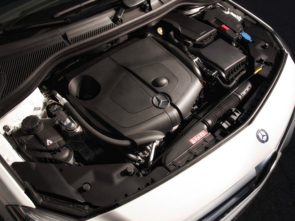 Фото двигателя Mercedes-Benz B-Class хэтчбек 5 дв.