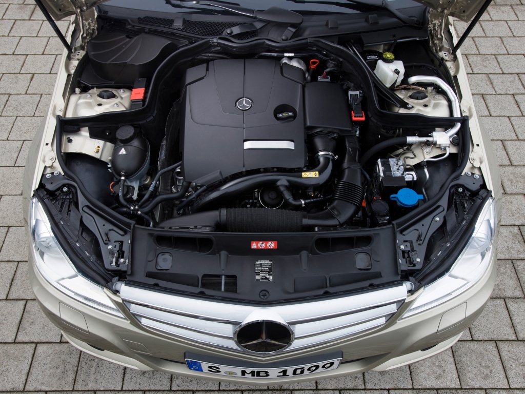 Фото двигателя Mercedes-Benz C-Class седан 4 дв.