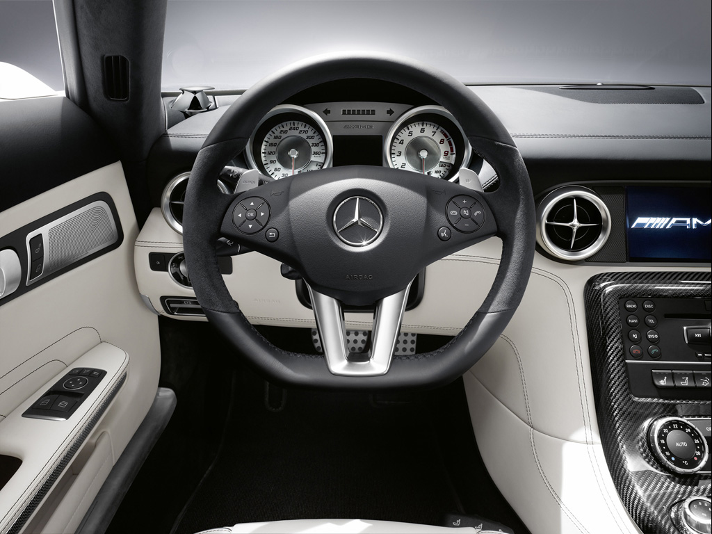 Салон Mercedes-Benz SLS-Class AMG родстер 2 дв.