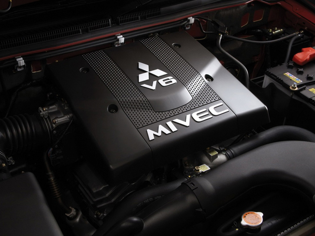 Фото двигателя Mitsubishi Pajero внедорожник 5 дв.