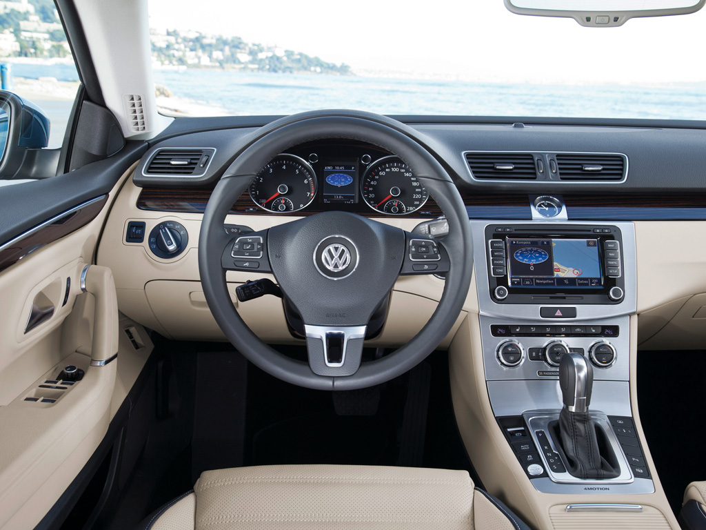 Салон Volkswagen Passat CC седан 4 дв.