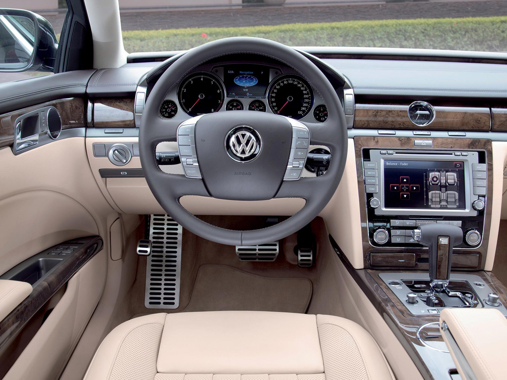 Салон Volkswagen Phaeton седан 4 дв.