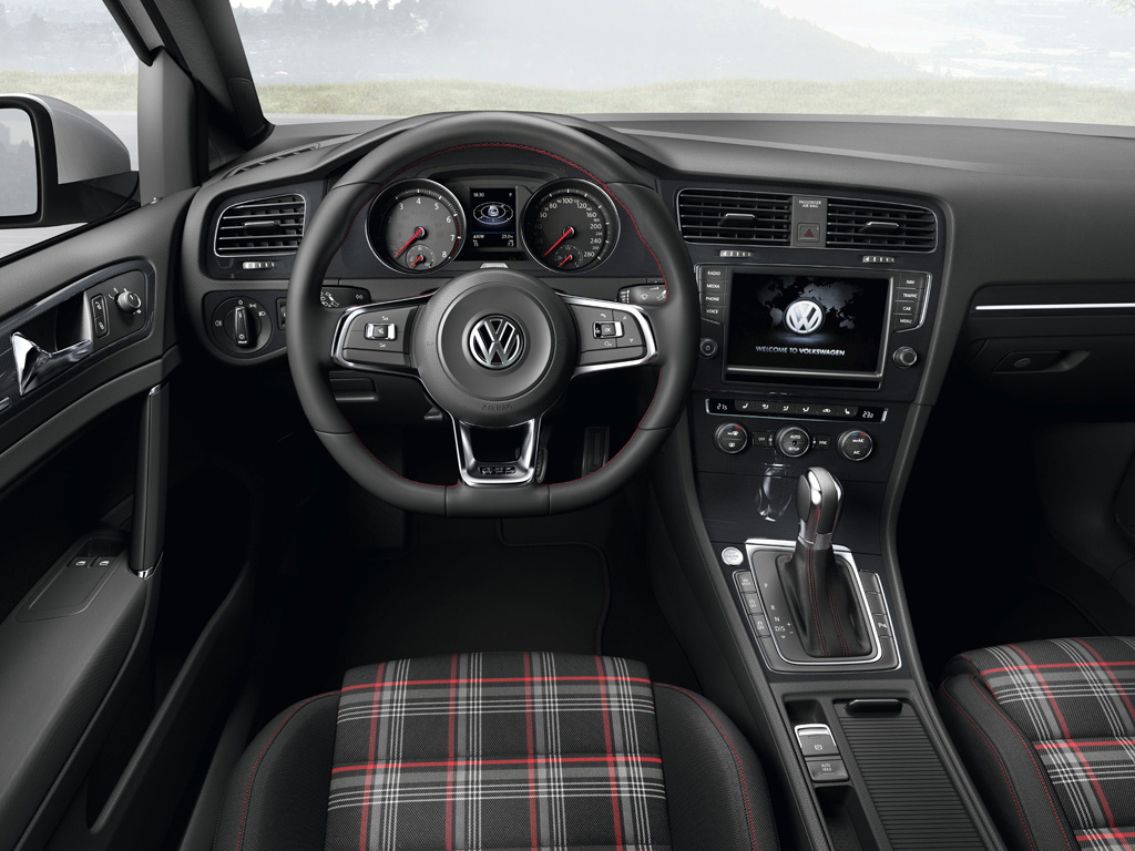 Салон Volkswagen Golf GTI хэтчбек 5 дв.