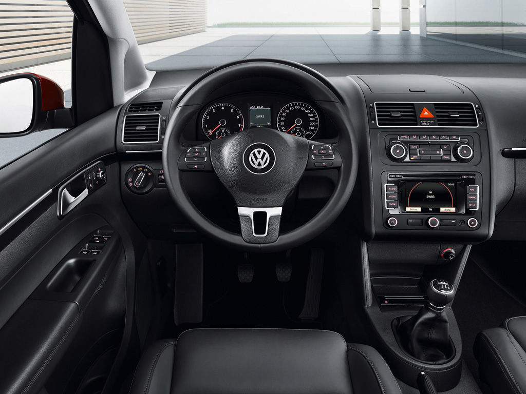 Салон Volkswagen Touran минивэн 5 дв.