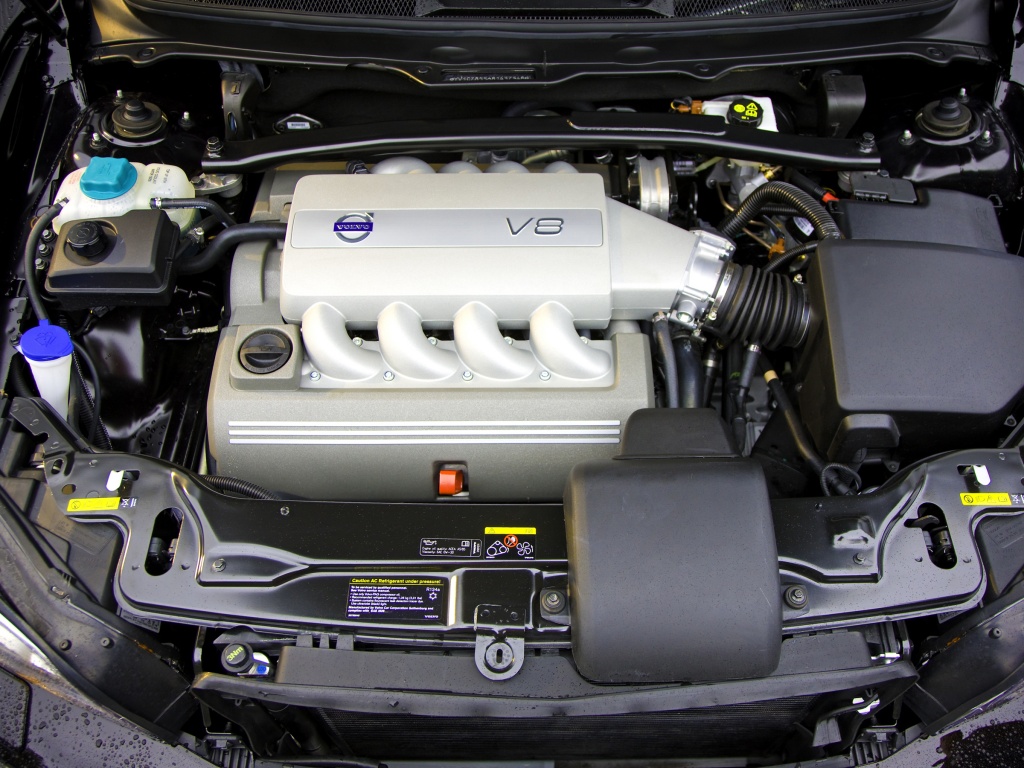 Фото двигателя Volvo XC90 внедорожник 5 дв.