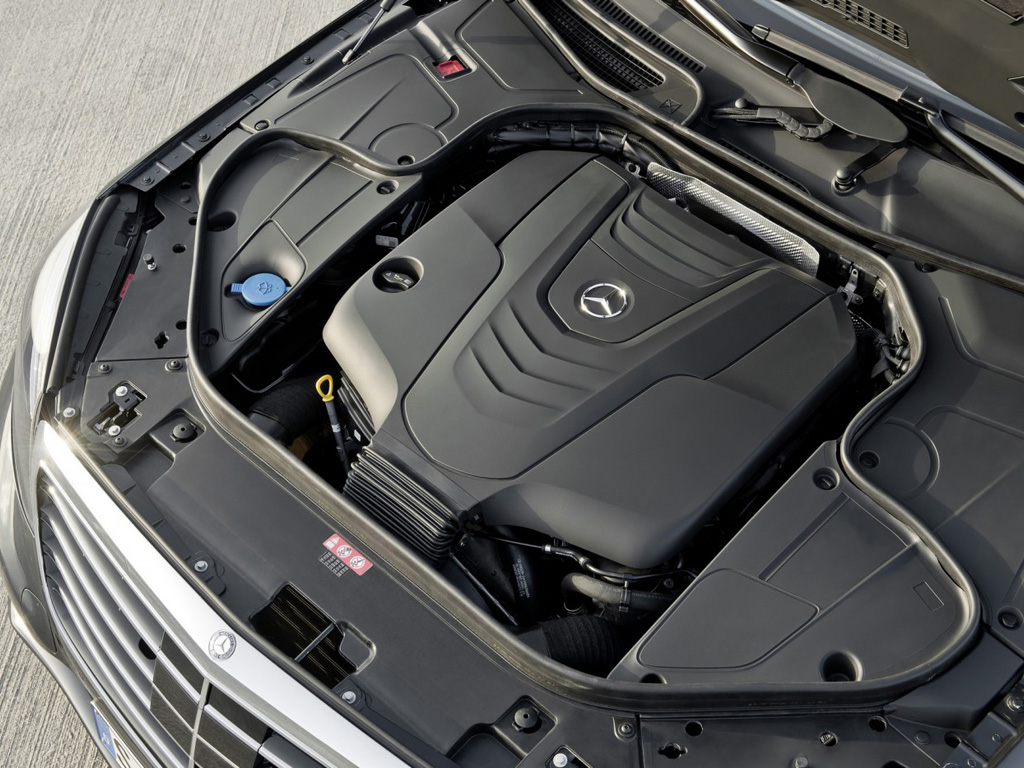 Фото двигателя Mercedes-Benz S-Class седан 4 дв.